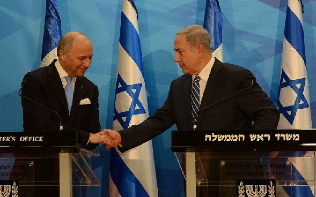 Prime Minister Benjamin Netanyahu meets with French Foreign Minister Laurent Fabius, June 21, 2015. (Haim Zach / GPO)