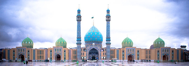 Jamkaran Mosque (CC BY SA 3.0 Mohammad Mahdi P9432 via Wikimedia Commons)