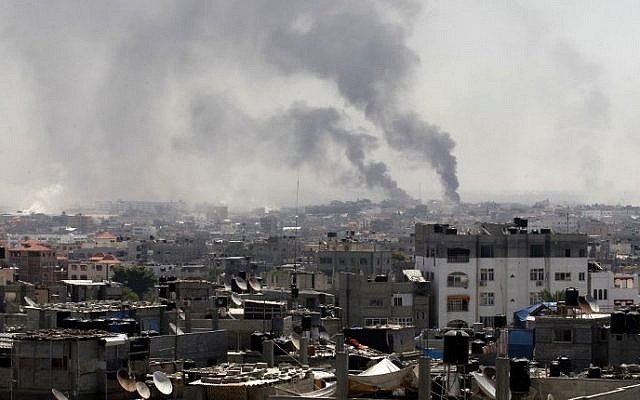 Smoke billowing following an IDF strike east of Rafah in the southern Gaza Strip, August 1, 2014. (AFP/SAID KHATIB/file)