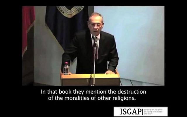 Screen capture of a video of Imad Nabil Jadaa, Palestinian ambassador to Chile, delivering an anti-Semitic speech to a peace conference in Santiago, Chile, May 15, 2015. (screen capture/ISGAP/Vimeo)