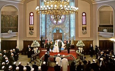 Illustrative photo of a Jewish wedding at the Neve Shalom synagogue in Istanbul, Turkey. (courtesy Turkish Jewish community)
