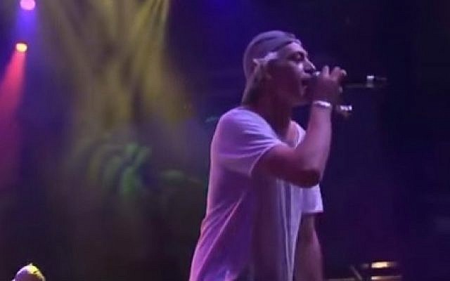 Jewish American singer Matisyahu performing at the Rototom SunSplash festival in Spain, August 22, 2015 (screen capture: YouTube)