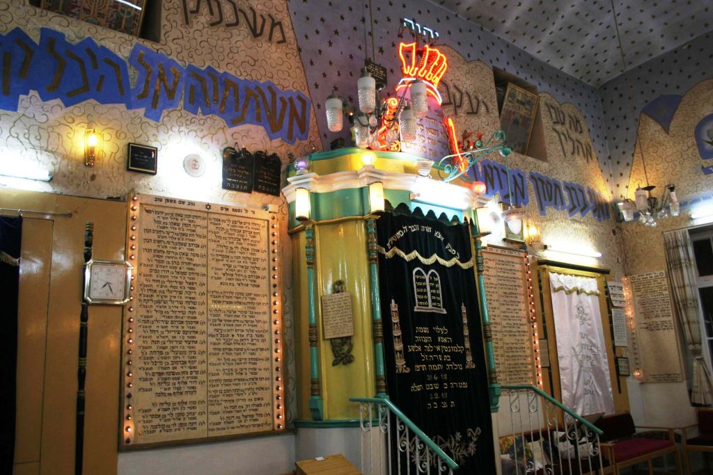 Ohel Moshe synagogue's most unusual ark (Shmuel Bar-Am)