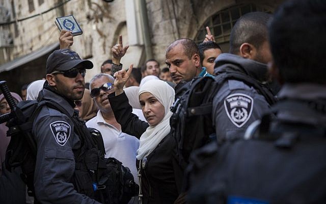 Palestinian Muslim women protest against police preventing them from entering the Al-Aqsa mosque compound in Jerusalem's Old City on September 22, 2015 (Hadas Parush/Flash90)