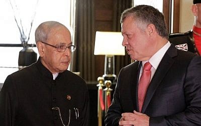 Indian President Pranab Mukherjee meets with Jordan King Abdullah II on October 10, 2015 in the capital Amman ahead of his planned trip to Israel. (Photo by AFP Photo / Khalil Mazraawi)