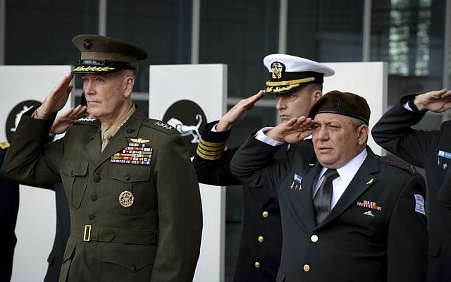 IDF Chief of Staff Gadi Eisenkot and US Chairman of the Joint Chiefs of Staff Joseph Dunford salute during an honor guard ceremony at the IDF's headquarters in Tel Aviv on Oct. 18, 2015. (IDF Spokesperson's Unit)
