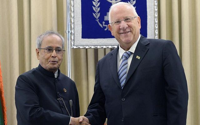 Indian President Pranab Mukherjee meets with Israeli President Reuven Rivlin during the first official visit to Israel of an Indian leader, October 14, 2015 (Photo by Mark Neyman/GPO)