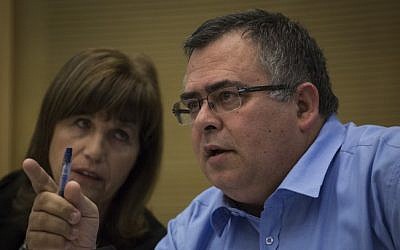Knesset House Committee Chairman David Bitan speaks at a committee meeting October 26, 2015. (Hadas Parush/Flash90)