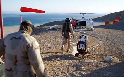 American troops belonging to the Multinational Force and Observers prepare for takeoff on the coast of Egypt's Sinai Peninsula on January 27, 2004.  (CC BY-SA Wikimedia commons)