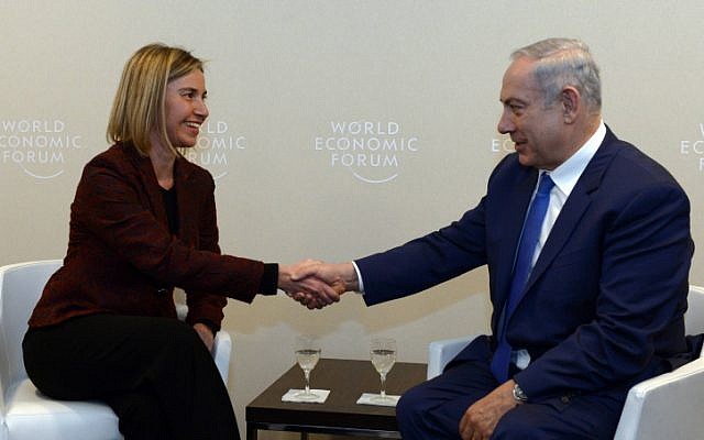 Prime Minister Benjamin Netanyahu meets with EU foreign policy chief Federica Mogherini at the World Economic Forum in Davos, Switzerland, January 21, 2016. (Haim Zach/GPO)