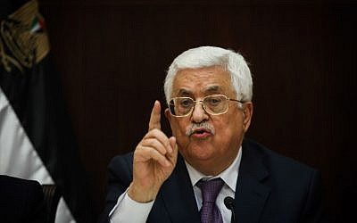 Palestinian Authority President Mahmoud Abbas speaks to Israeli journalists in the West Bank city of Ramallah, January 21, 2016. (Yonatan Sindel/Flash90) 