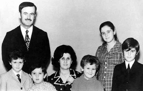Former Syrian president Hafez Assad with his family in the early 1970s. Left to right: Bashar, Maher, Mrs Aniseh Makhlouf, Majd, Bushra, and Bassel. (Public domain/Wikipedia) 
