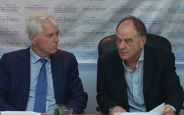 EU ambassador to Israel Lars Faaborg-Andersen (left) meets with Uriel Lynn, head of the Federation of Israeli Chambers of Commerce, February 2, 2016 (Courtesy)