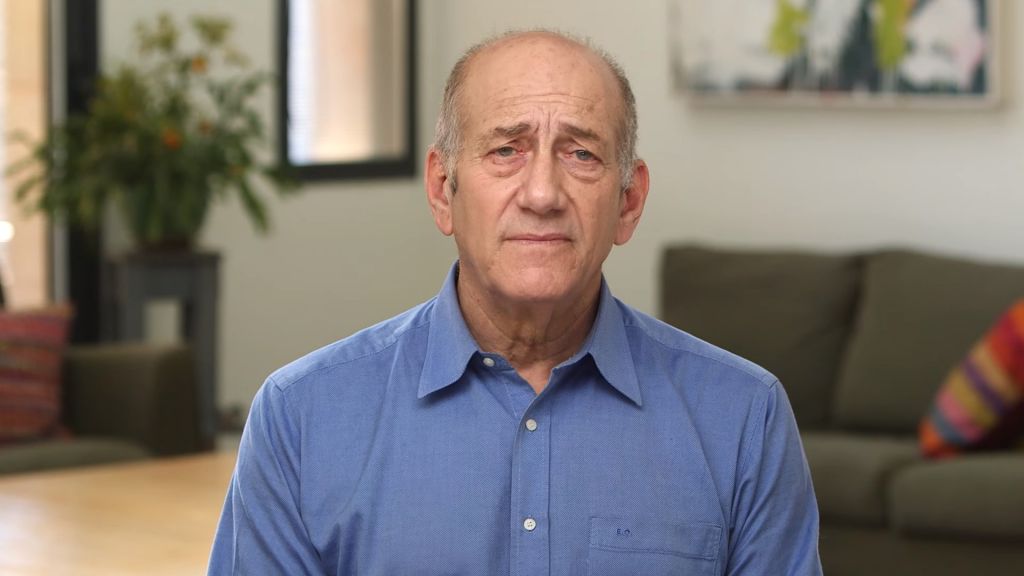 Former prime minister Ehud Olmert addresses Israelis in a video released hours before he was slated to begin serving out his prison sentence, on Monday, February 2, 2016. (screen capture: YouTube)