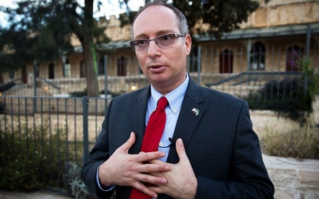 Israeli-American businessman Moti Kahana, the founder of the Amaliah humanitarian organisation, gives an interview to AFP in Jerusalem on February 18, 2016. (Menahem Kahana/AFP)