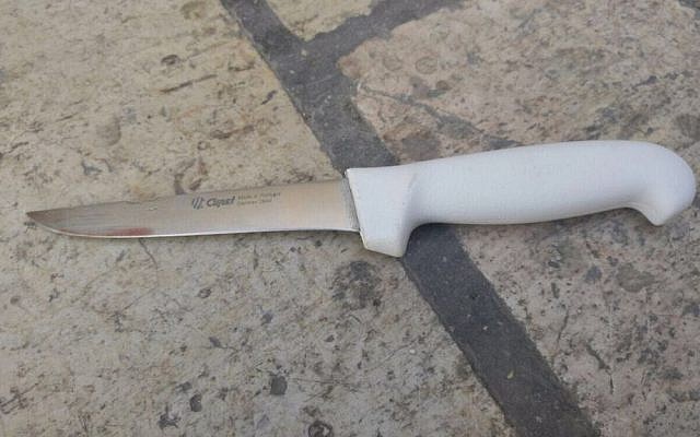 Knife used in a stabbing attack in Jerusalem's Old City on March 11, 2016. (Israel Police)