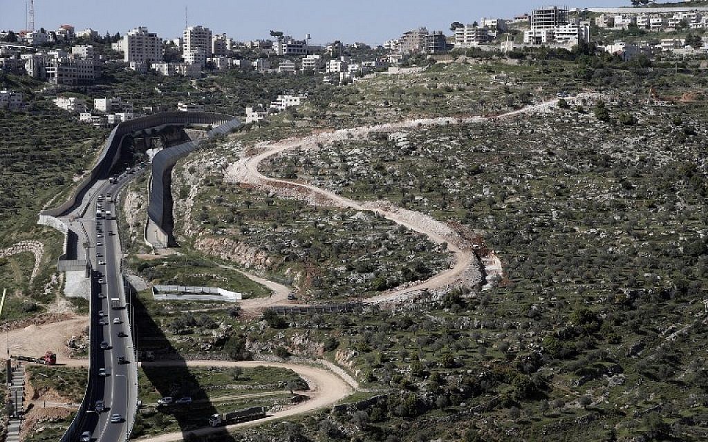 A new section of Israel's security barrier in the Cremisan Valley, adjacent to the Christian Palestinian town of Beit Jala, in the West Bank, on April 7, 2016. (AFP/Thomas Coex)