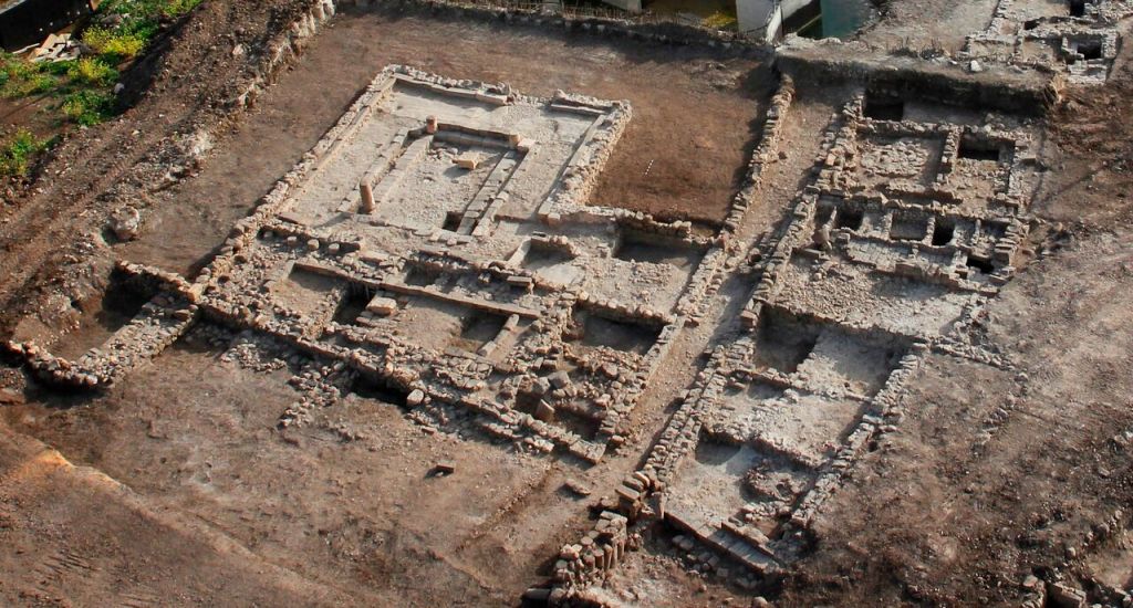 An aerial view of the Magdala synagogue uncovered in excavations conducted by the Israel Antiquities Authority. (Skyview Company, courtesy of the Israel Antiquities Authority)