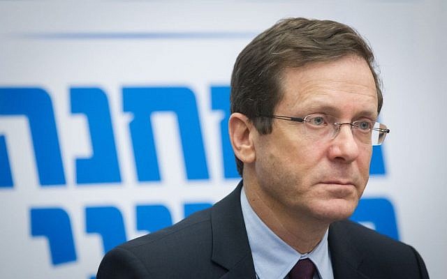 Isaac Herzog leads a Zionist Union faction meeting in the Knesset on February 22, 2016. (Miriam Alster/Flash90)