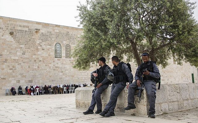Police seen at the Temple Mount compound in Jerusalem's Old City, on April 10, 2016. (Corina Kern/Flash90)