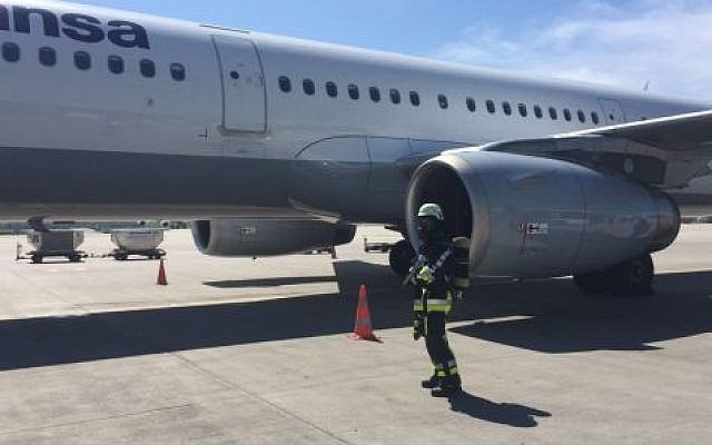 A Lufthansa plane which returned to Munich when an engine failed, April 21, 2016 (Ksenia Svetlova)