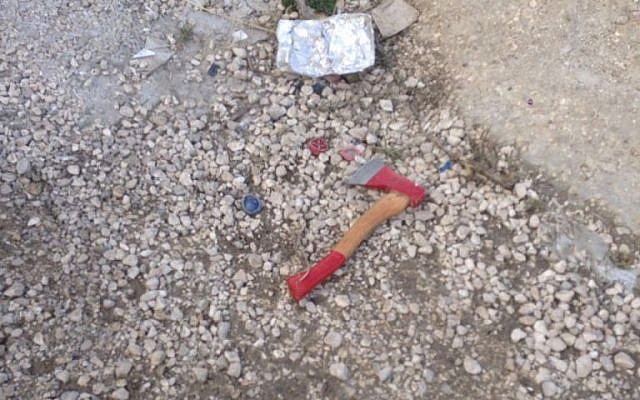 The ax a Palestinian used to attack an IDF soldier in the West Bank on April 14, 2016 (IDF spokesperson's office)