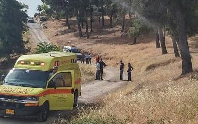 Rescuers at the site of a stabbing attack that left two elderly women moderately wounded, in Armon Hanatziv in southern Jerusalem, May 10, 2016. (Magen David Adom)