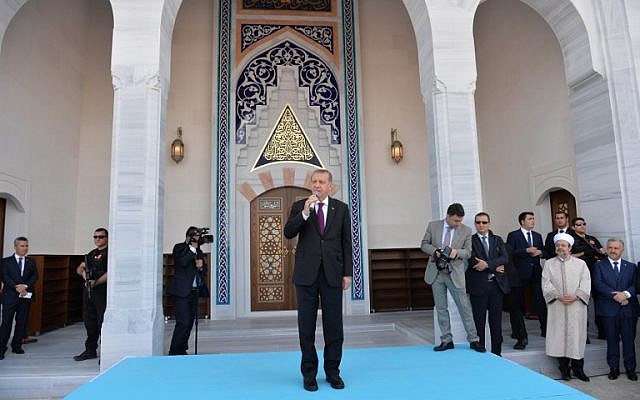 Turkish President Recep Tayyip Erdogan delivers a speech during the inauguration of the Bayzid I Mosque at the Esenboga International Airport in Ankara, on June 23, 2016. (AFP/Adem Altan)