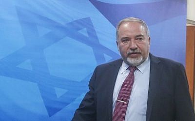 Defense Minister Avigdor Liberman before the weekly cabinet meeting at PM Netanyahu's office in Jerusalem on March 13, 2016. (Marc Israel Sellem/POOL)