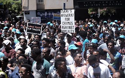 Eritrean migrants protest in front of the European Union embassy in Ramat Gan, near Tel Aviv, calling for the EU to try the Eritrean leadership for crimes against humanity, June 21, 2016.(Tomer Neuberg/Flash90)