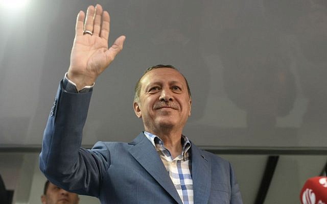 Turkish President Recep Tayyip Erdogan delivers a speech in Istanbul, Saturday, July 16, 2016. (AP Photo)