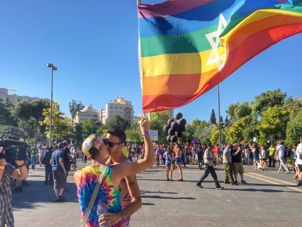Participants at the Jerusalem Pride Parade, July 21, 2016. (Sarah Tuttle-Singer/Times of Israel)