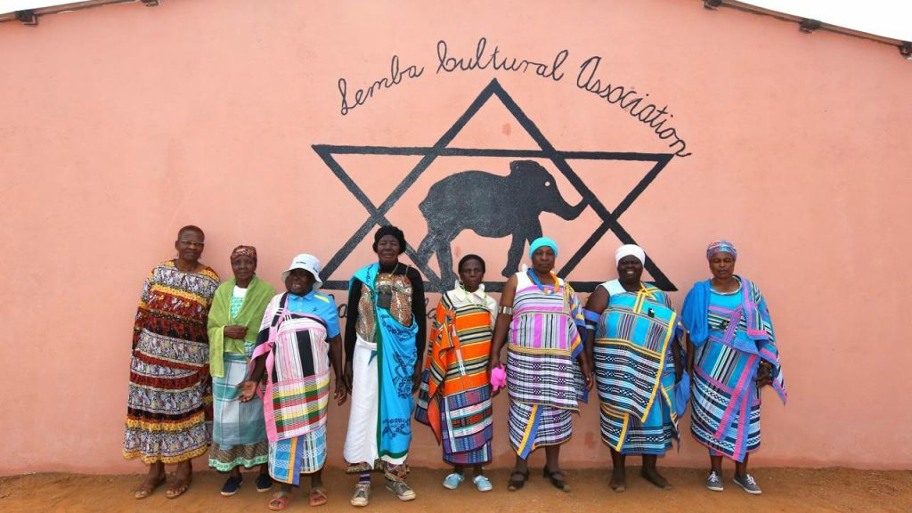 Women of the Lemba community. Manavhela, Limpopo Province, South Africa. August 2015. (Courtesy Jono David)