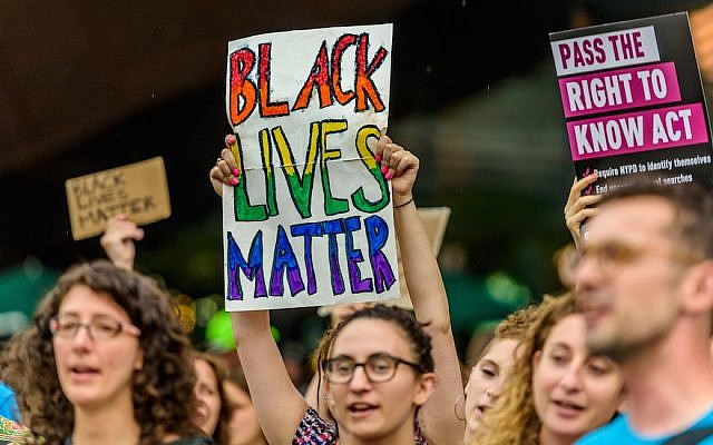 The Jewish community in New York held a vigil and action in support of police accountability and the Movement For Black Lives. (Erik McGregor/Pacific Press/LightRocket via Getty Images via JTA)