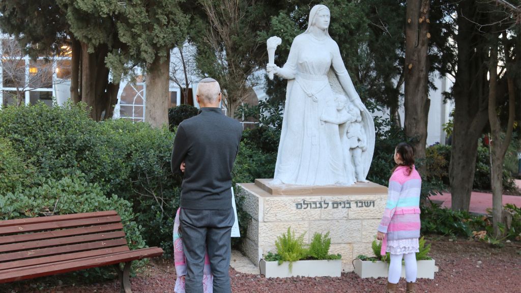 A statue of the matriarch Rachel created in 1954 stands outside Kibbutz Ramat Rachel's guesthouse. (Shmuel Bar-Am)