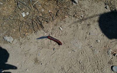 Illustrative: Knife belonging to Palestinian man who was arrested as he approached a senior IDF officer's vehicle, near the West Bank settlement Negohot, southwest of Hebron, on September 30, 2016. (IDF Spokesperson's Unit)