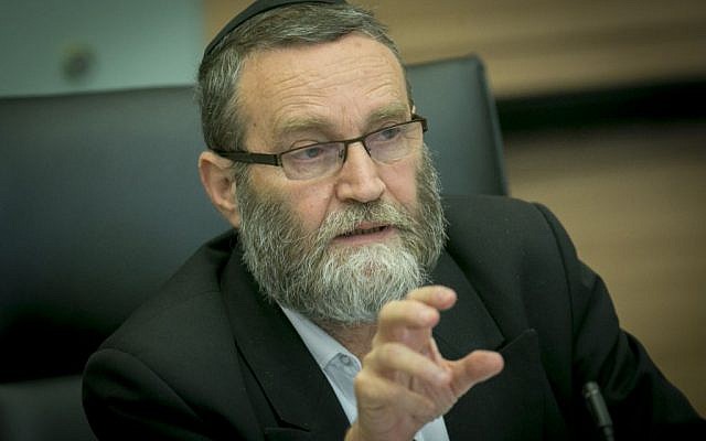 Chairman of the Finance Committee, Moshe Gafni, leads a meeting at the Knesset in Jerusalem on September 6, 2016. (Yonatan Sindel/Flash90)