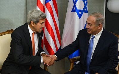 Prime Minister Benjamin Netanyahu meets with US Secretary Of State John Kerry in New York on September 23, 2016. (Kobi Gideon/GPO)