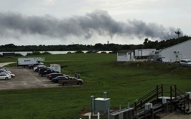 Smoke rises from a SpaceX launch site after an explosion during a test of an unmanned rocket at Cape Canaveral, Florida, September 1, 2016. (AP/Marcia Dunn)