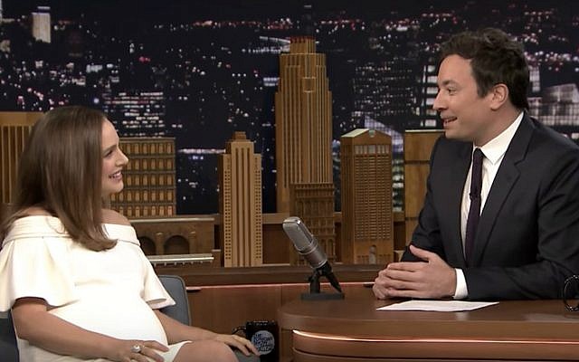 A pregnant Natalie Portman talks with Jimmy Fallon on The Tonight Show, November 29, 2016. (YouTube screenshot)