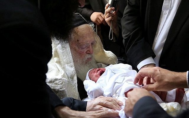 Illustrative: Rabbi Chaim Kanievsky seen at a circumcision ceremony in Israel on May 02, 2016. (Yaakov Cohen/Flash90)