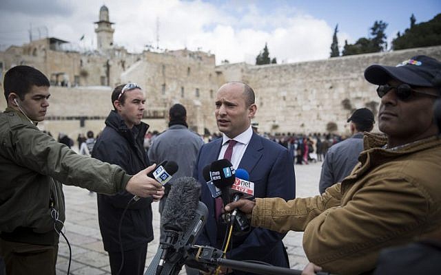 Jewish Home party leader and Education Minister Naftali Bennett speaks in response to the UN vote against Israeli settlements, at the Western Wall in Jerusalem's Old City, on December 25, 2016. (Hadas Parush/Flash90)