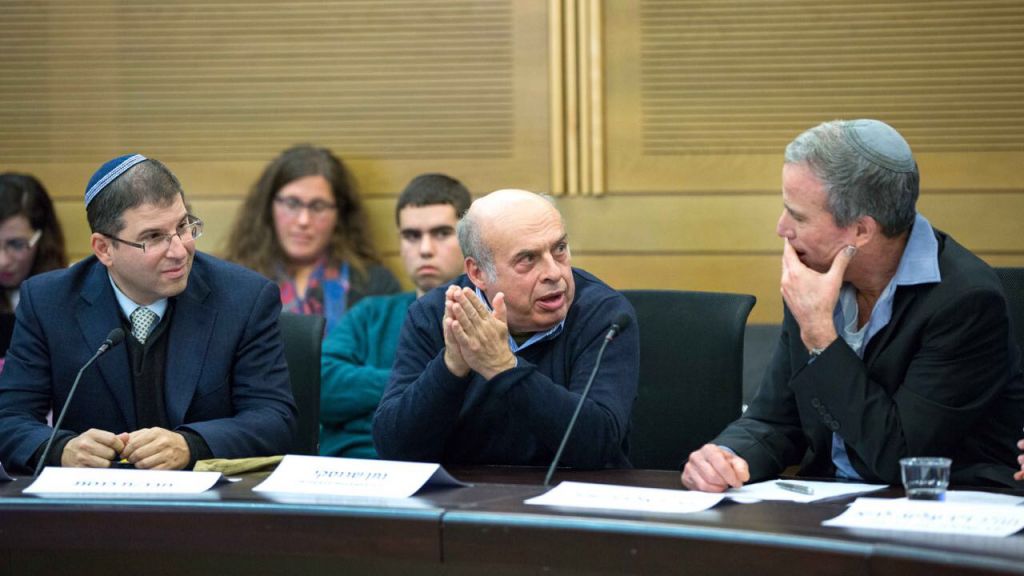 Head of the Jewish Agency Natan Sharansky addresses the Knesset's Lobby of Religion and State on December 27, 2016 at the Knesset. Seated to his left is head of ITIM Rabbi Seth Farber and to his left, lobby co-chair MK Elazar Stern. (Courtesy ITIM)