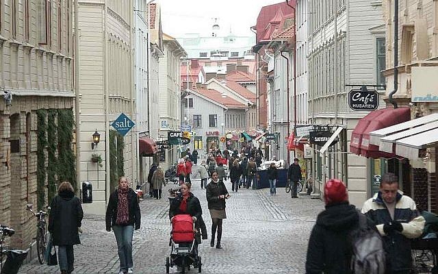 A view of a street in the Swedish town of  Gothenburg (CC BY-SA 3.0 Erik of Gothenburg/Wikipedia)