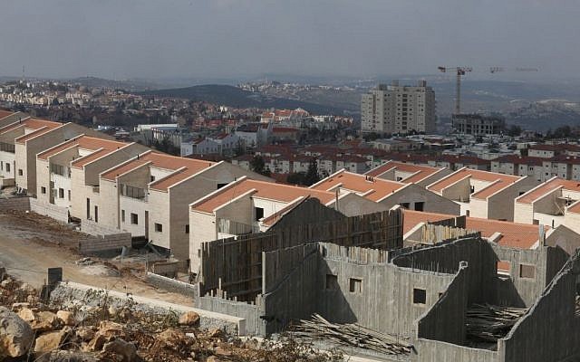Illustrative: Building in 2014 at the West Bank settlement of Ariel (Flash90)