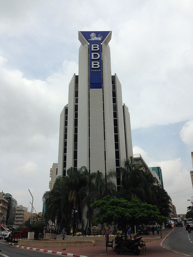 The Banc de Binary Tower in Ramat Gan in 2014 (CC BY-SA BDBJack, Wikipedia)