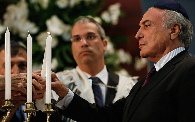 Brazilian President Michel Temer attending an International Holocaust Remembrance Day service at Congregacao Israelita Paulista synagogue in Sao Paulo, January 27, 2017. (Beto Barata/PR via JTA)