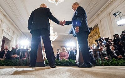 US President Donald Trump (L) and Israeli Prime Minister Benjamin Netanyahu hold a joint press conference in the East Room of the White House in Washington, DC, February 15, 2017. (AFP PHOTO / MANDEL NGAN)