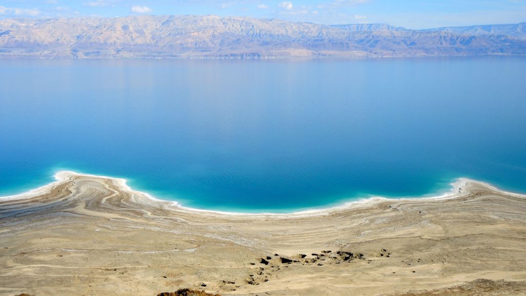 A spate of sinkholes along the shores of the Dead Sea on January 11, 2017. Today there are more than 6,000 sinkholes, with new ones appearing each day. (Melanie Lidman/Times of Israel)