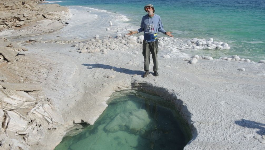 After Sderot, photographer trains lens on a disappearing Dead Sea | The ...